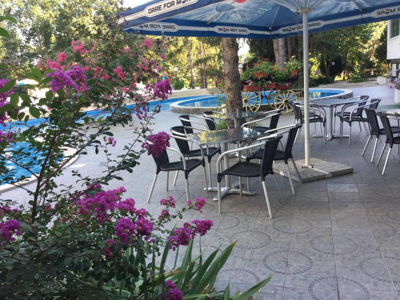 Park Hotel Briz Goudstrand Buitenkant foto